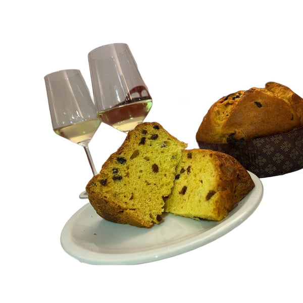 Panettone Albicocca 600 g su sfondo bianco